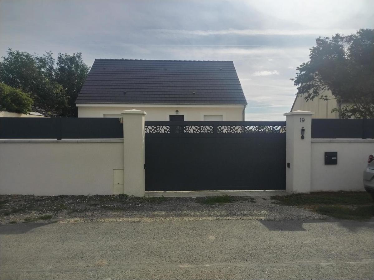 Petite Maison Au Calme Poupry ภายนอก รูปภาพ