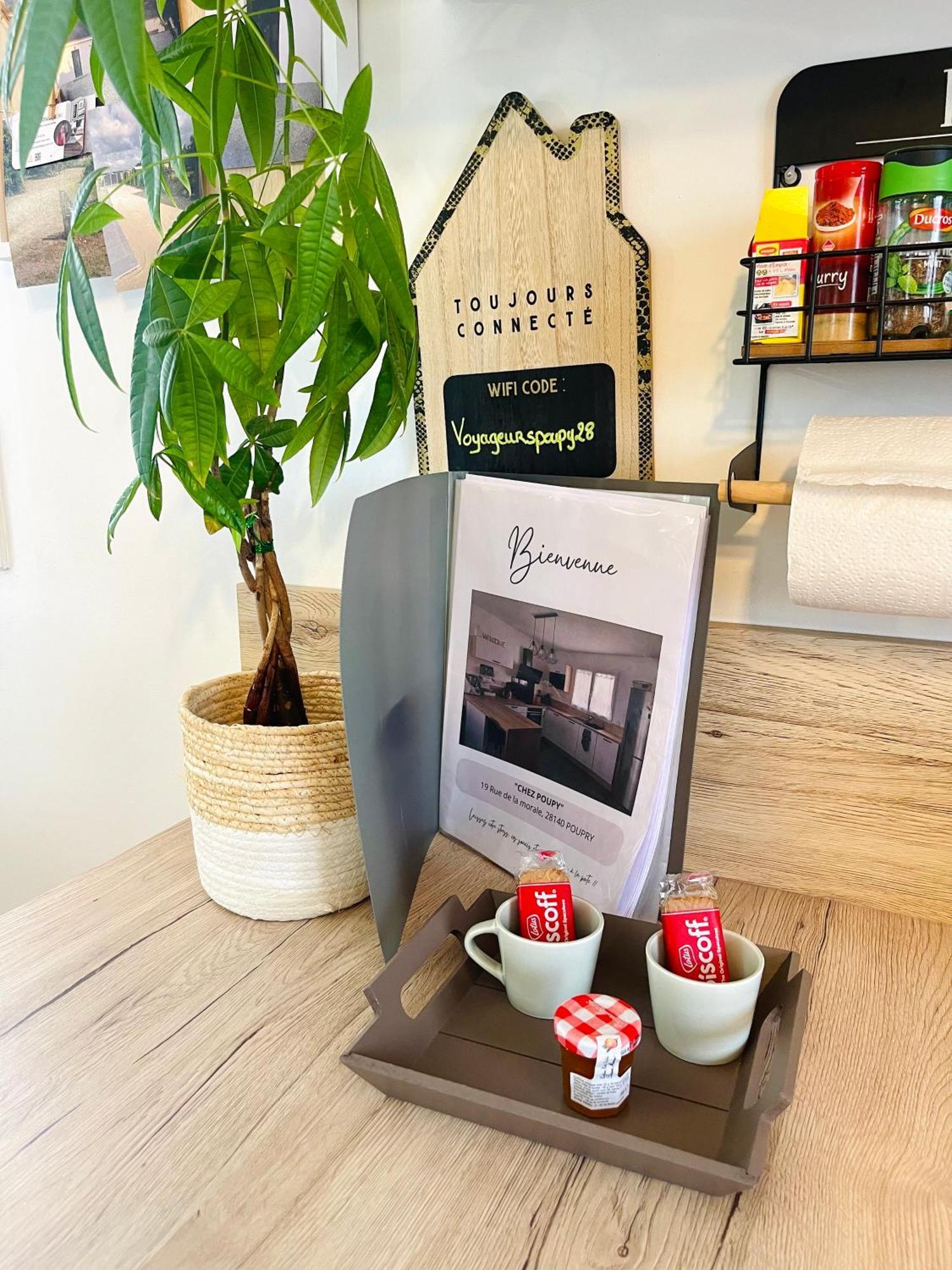 Petite Maison Au Calme Poupry ภายนอก รูปภาพ