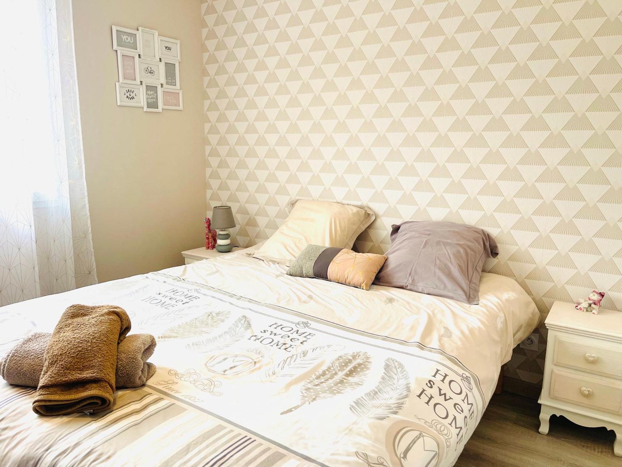 Petite Maison Au Calme Poupry ภายนอก รูปภาพ
