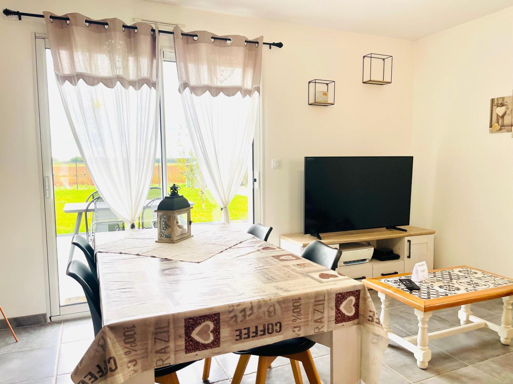 Petite Maison Au Calme Poupry ภายนอก รูปภาพ